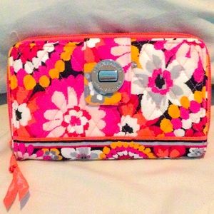 Final Price❗️just reduced Vera Bradley New with out tags purchased from Macys